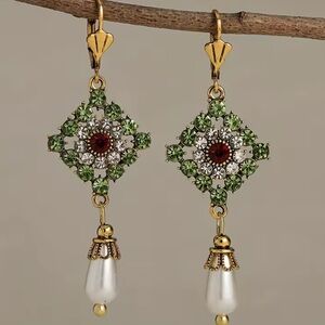 Vintage Gold and Green Dangle Earrings